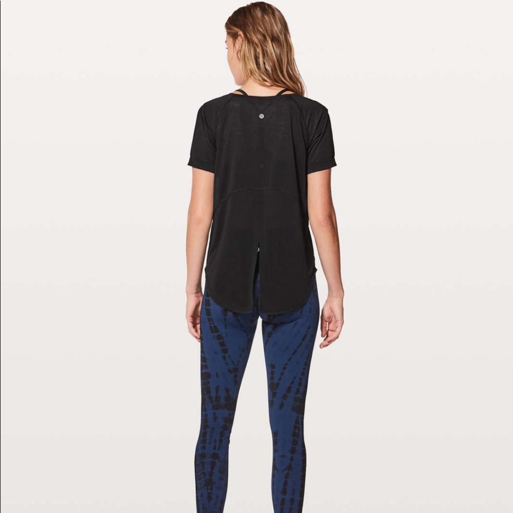 Lululemon tie up- split back tee shirt